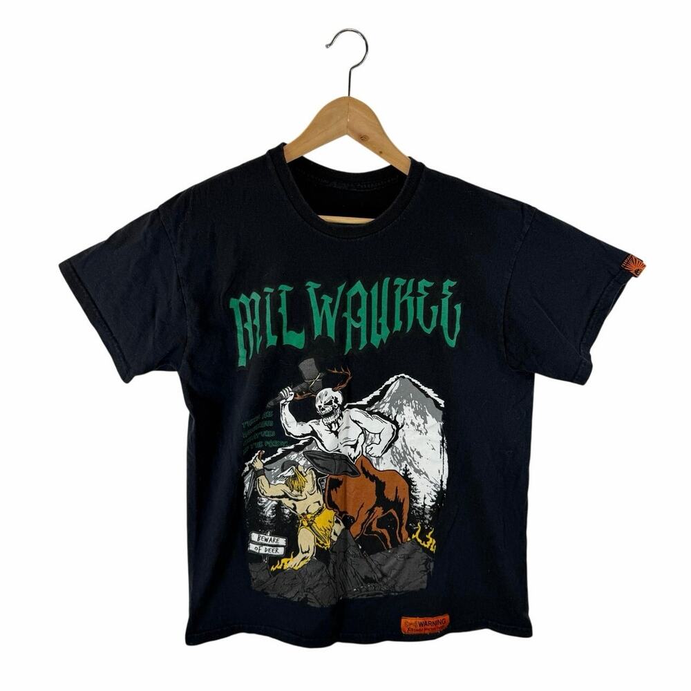 Warren Lotas Milwaukee Bucks Reaper Deer Graphic Tee Size Medium